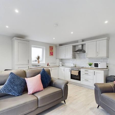 Contemporary 2-Bedroom Apartment 贝尔法斯特 外观 照片
