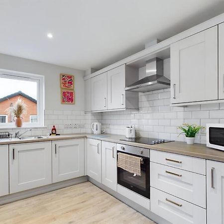 Contemporary 2-Bedroom Apartment 贝尔法斯特 外观 照片